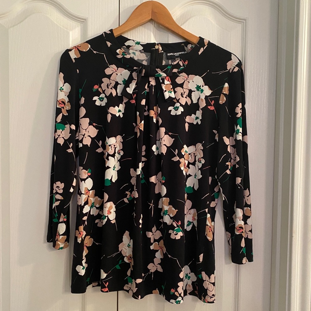 Gorgeous Floral Long-sleeve Top w/ Bow Detail